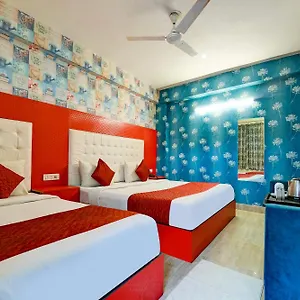 Park - Near Igi Airport Terminal 3 Bed & Breakfast